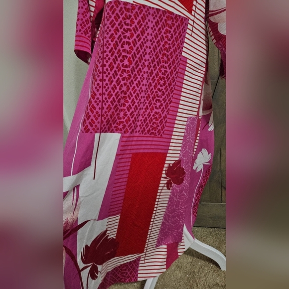NATORI Kabuki Floral-Print Pullover Caftan. Red/pink/white. Size Med - Picture 15 of 16